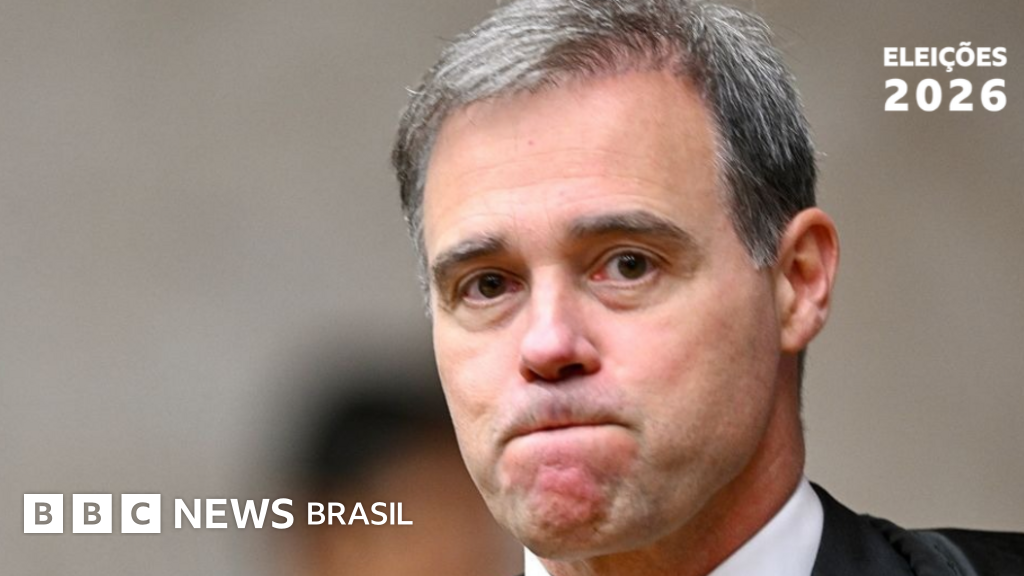 Le TSE interdit les rumeurs fausses sur Flávio Bolsonaro et Notre-Dame d'Aparecida, mais libère le post d'un humoriste