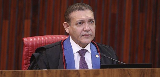 STF Minister Steps Away from Judgment Involving Messages with Former Banker