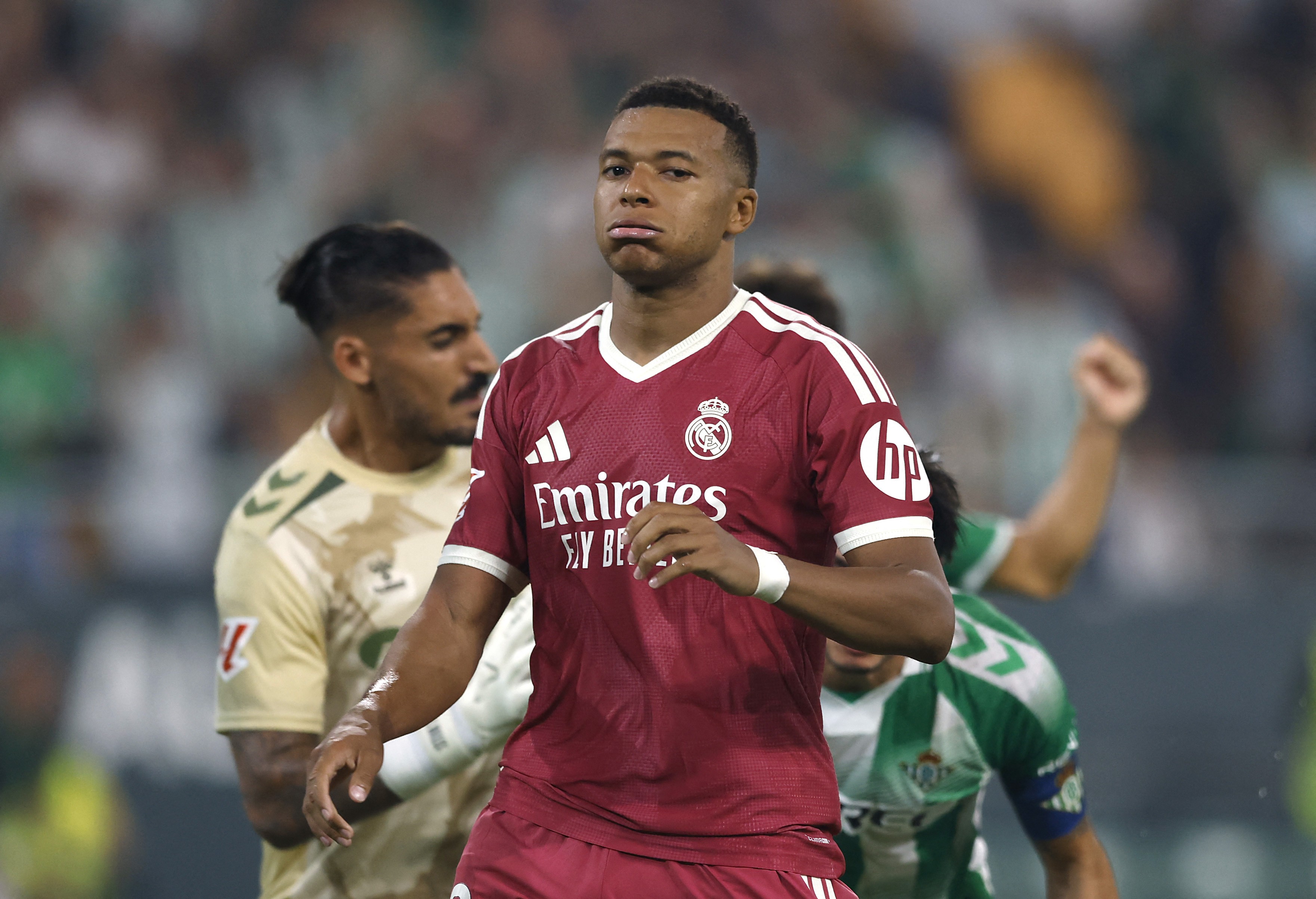 Mbappé Rebuts Criticisms and Affirms That His Name Generates Audience in Title Debates