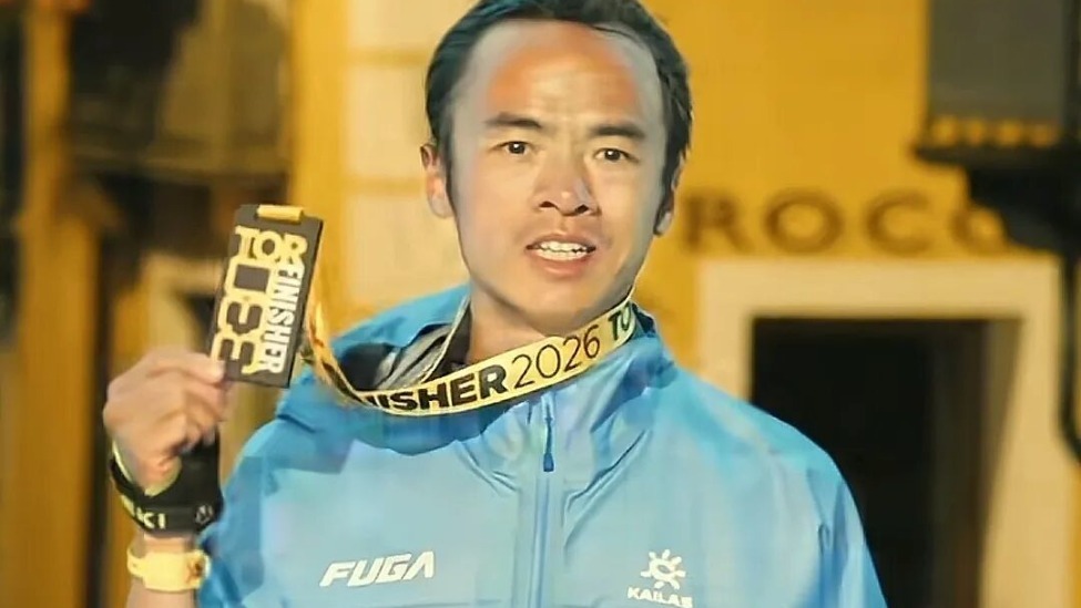 Ultramaratonista chinês faz história na Itália e emociona mãe com lista de materiais