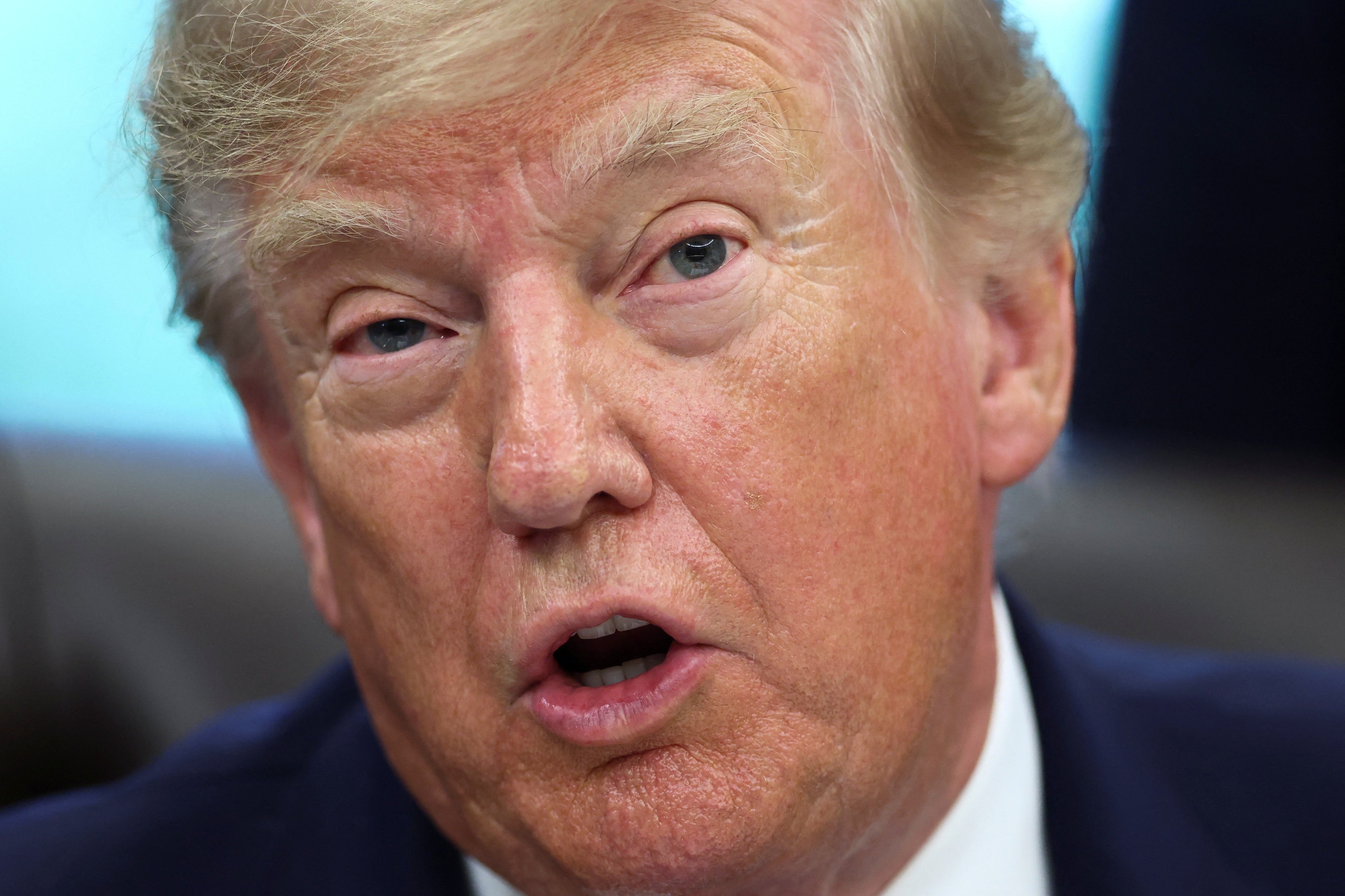 Trump ironise sur un exploit historique et lance un portail fédéral avec l'IA