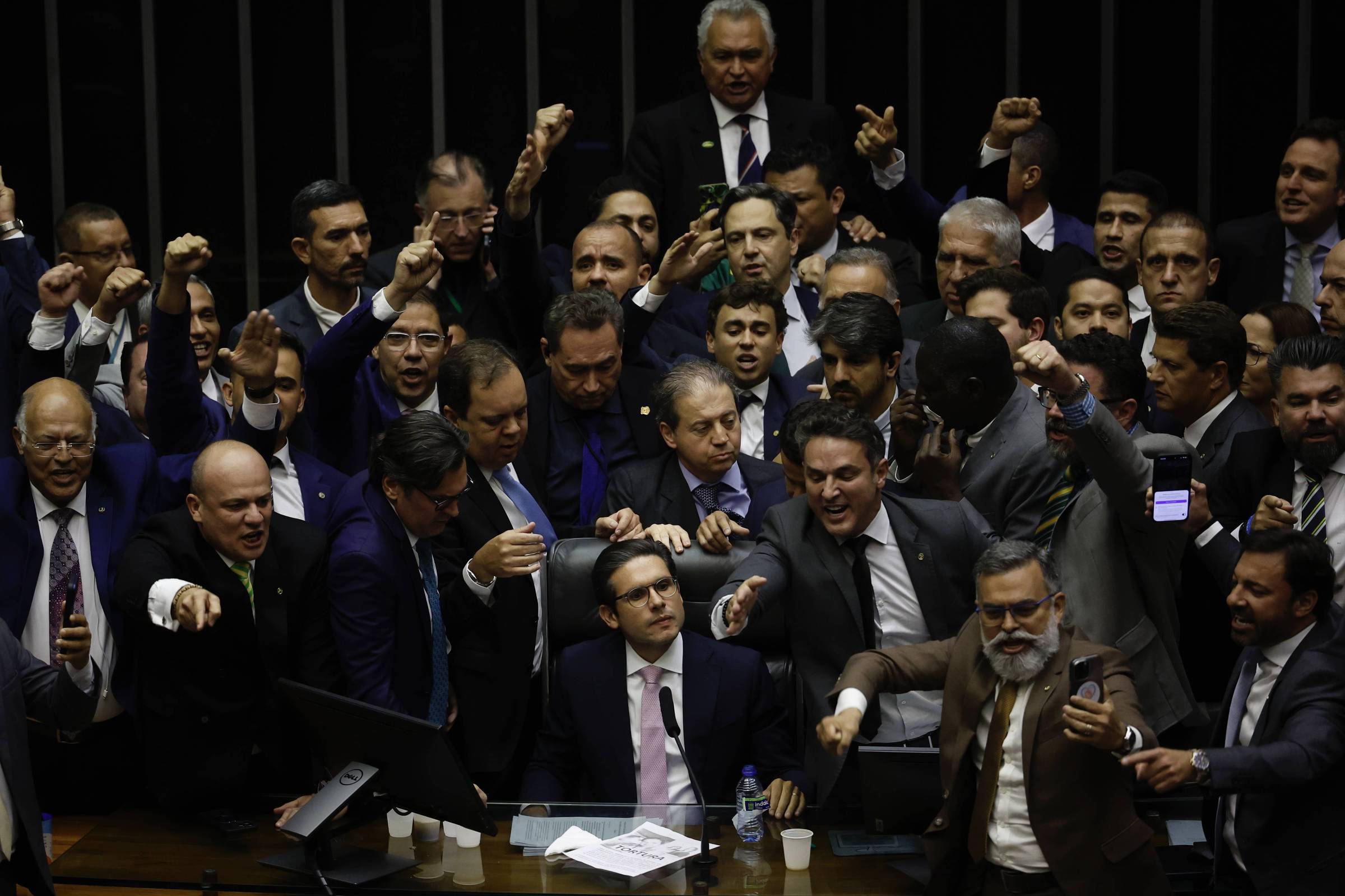 Vazamentos do Banco Master acendem alerta no Centrão após lista de Ciro Nogueira