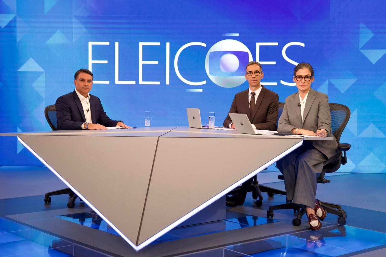 Fato ou Fake: Flávio Bolsonaro is interviewed on Globo and has statements fact-checked in the 1st round